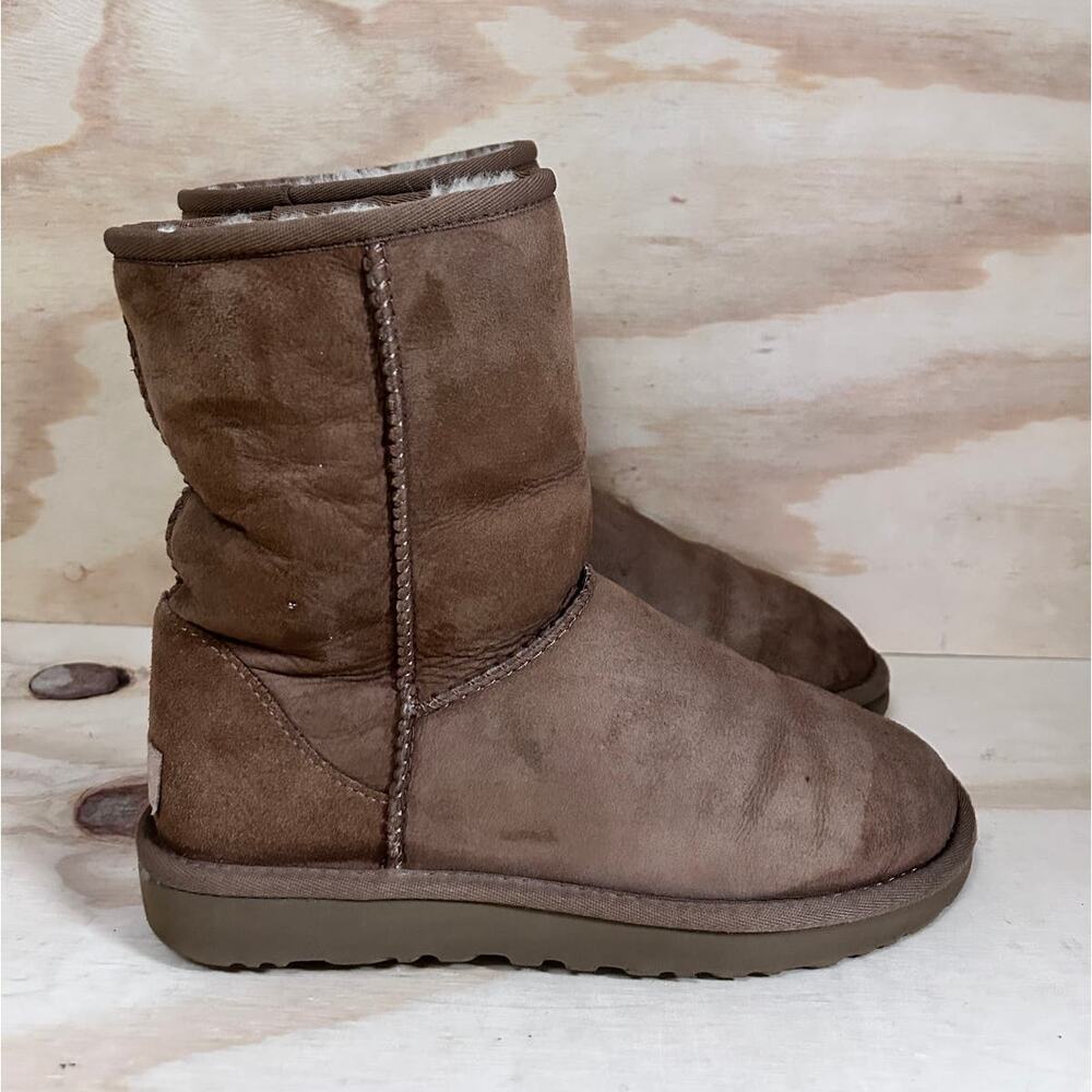 UGG - Classic Short II - Boots - Brown - Women's - 7 - S/N 1016223